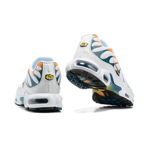 AIR MAX PLUS TN ‘HIKING CARABINE WHITE KUMQUAT MARINA’