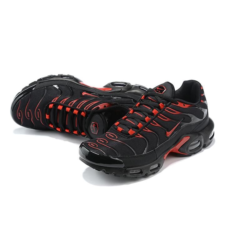 AIR MAX PLUS TN ‘BRED’