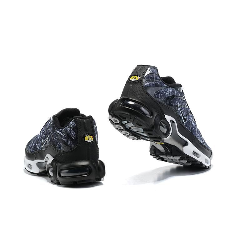 AIR MAX PLUS TN ‘DARK SMOKE GREY’